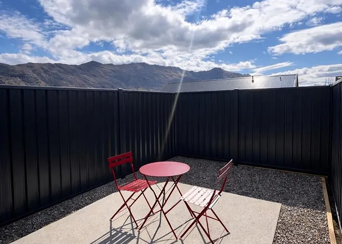 Private 2br Unit And Parking, 5 Min Drive To Apartment